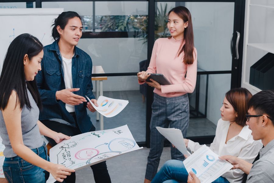 BI-QUYET-dAU-TU-VAO-BAN-THAN-dE-TIEN-XA-HON-TRONG-SU-NGHIEP-DIGITAL-MARKETING-1.jpg